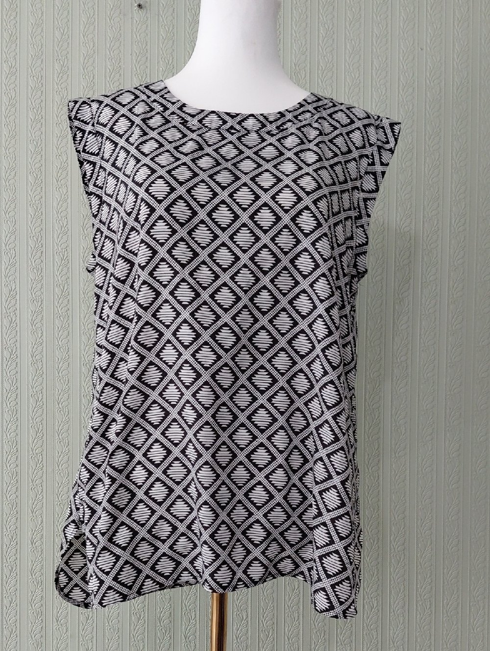 J. CREW Black and White Diamond Pattern Blouse sleeveless Spring Summer Medium